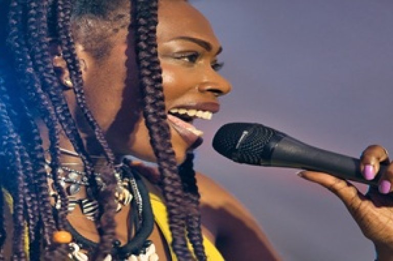 Melane_390x200